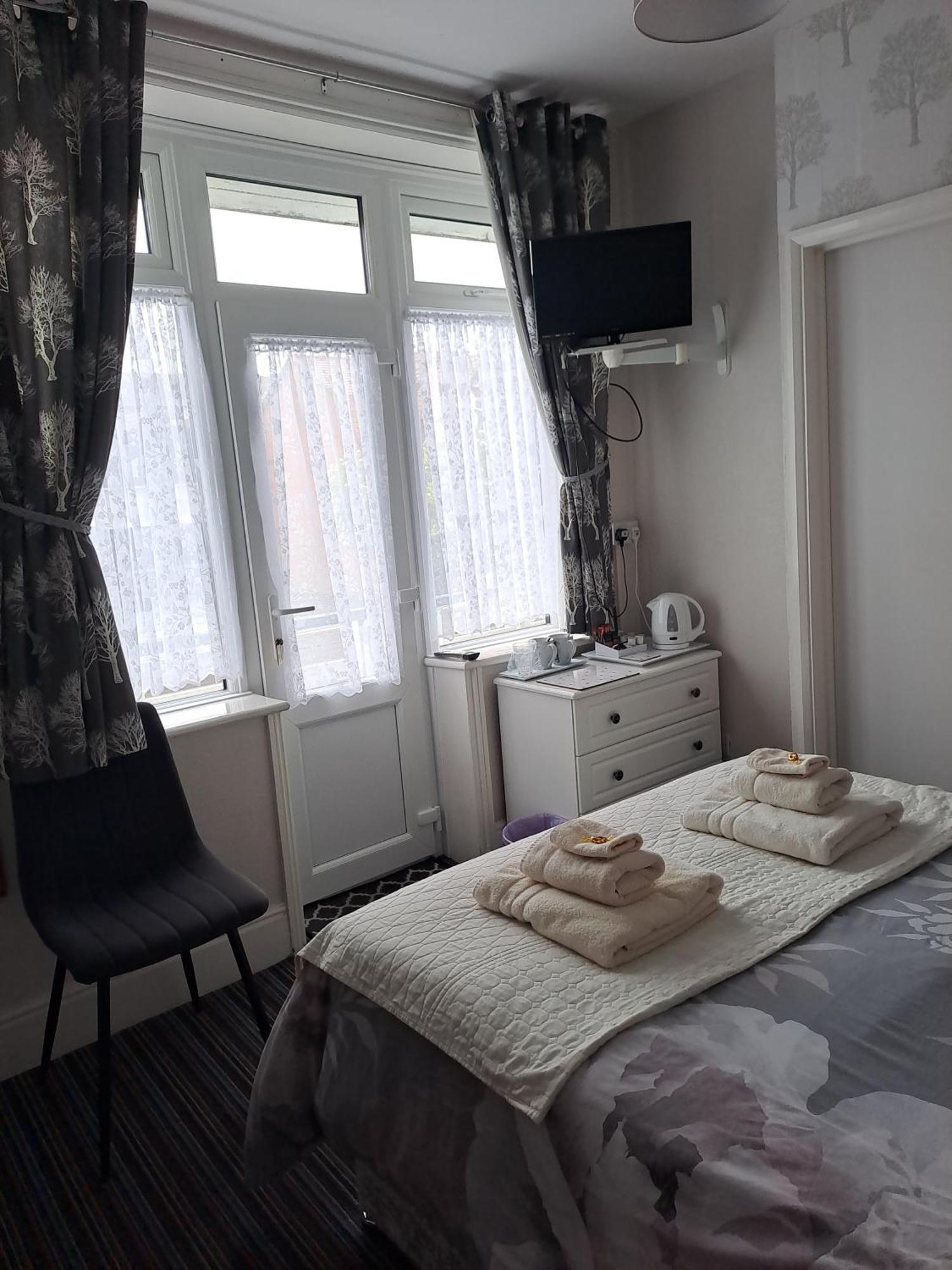 The Sandgate 3*